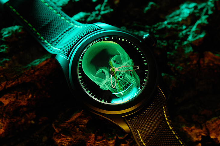 Corum bubble 47 on sale skull